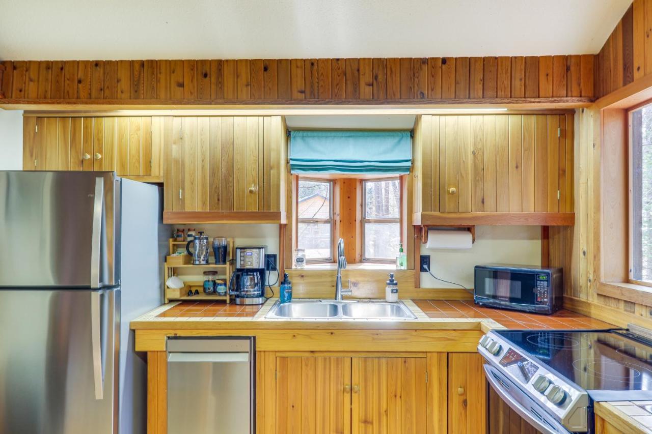 Hungry Horse Cabin With Gas Grill, Near Glacier! エクステリア 写真