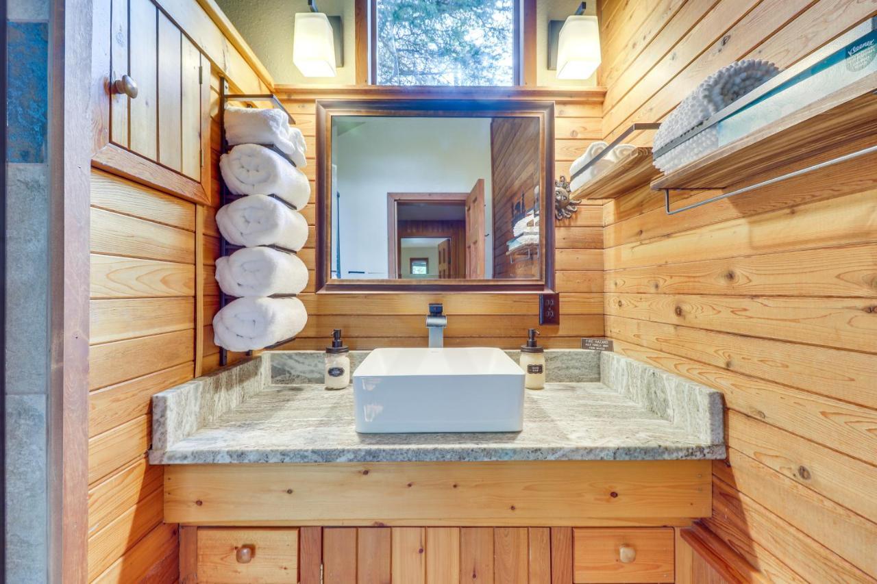 Hungry Horse Cabin With Gas Grill, Near Glacier! エクステリア 写真