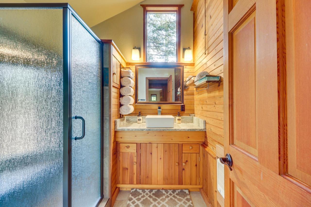 Hungry Horse Cabin With Gas Grill, Near Glacier! エクステリア 写真